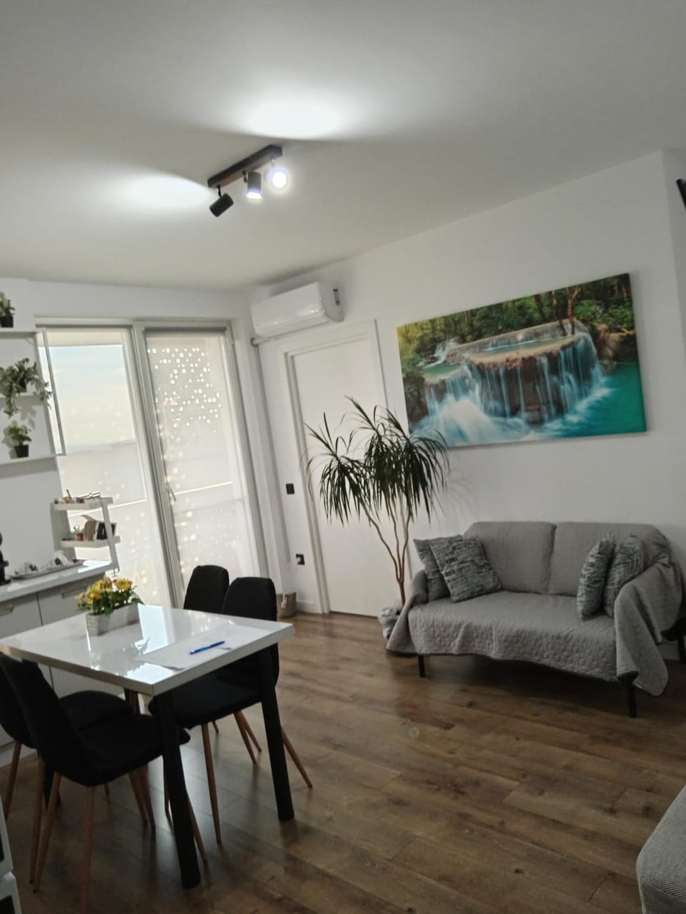 Zen aeroport Apartment in Cluj County