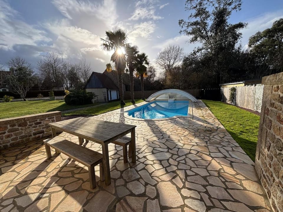 Patio, Natural landscape, Garden, Balcony/Terrace, Pool view, Swimming pool, Swimming pool