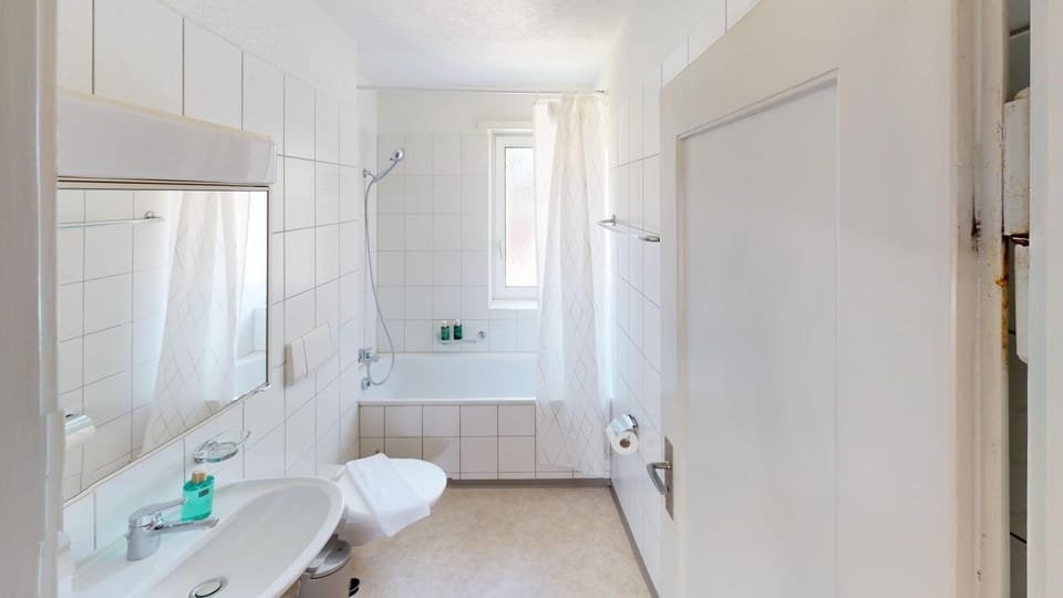 Bathroom, Bath