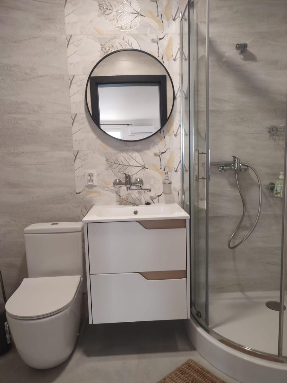 Shower, Toilet, Bathroom