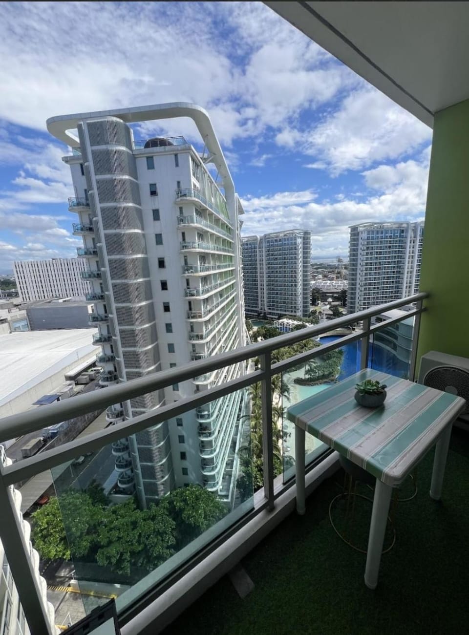 Azure's Best by Condo Suites PH Apartment in Paranaque