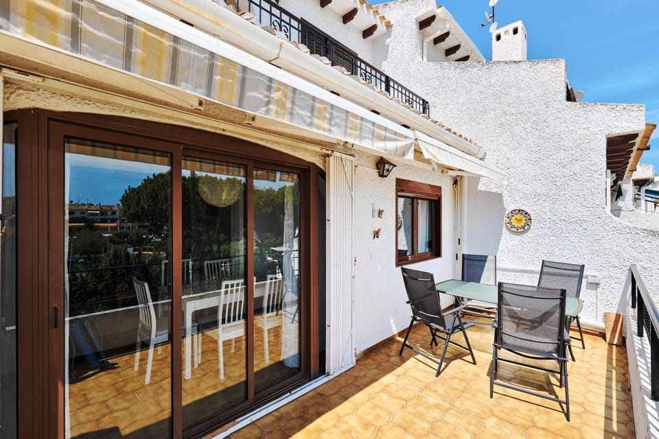 Balcony/Terrace, Dining area