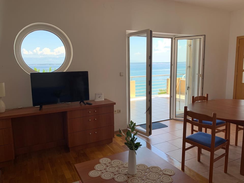 Living room, Sea view