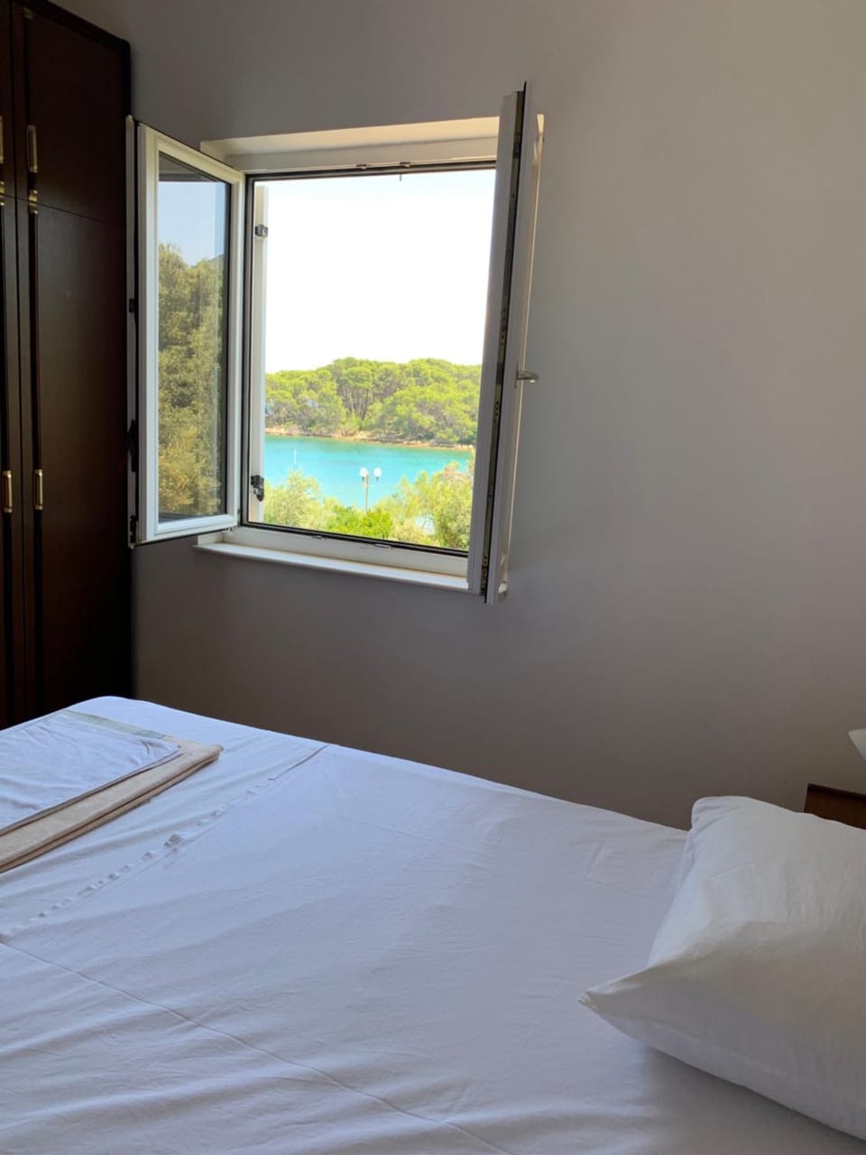 Bed, Bedroom, Sea view