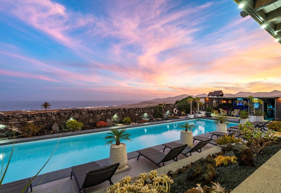 Balcony/Terrace, Mountain view, Pool view, Sea view, Swimming pool, Sunset