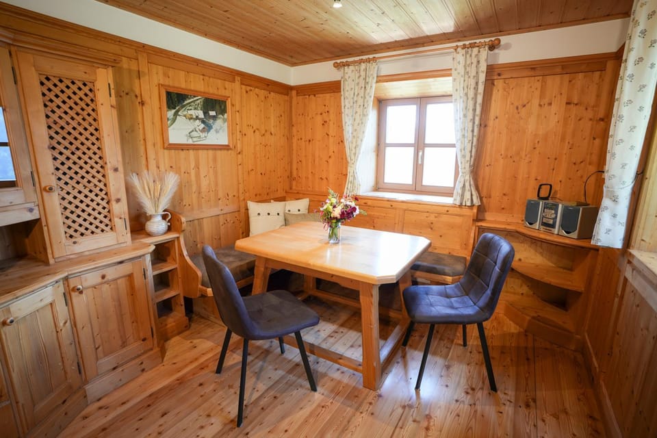 Communal lounge/ TV room, Living room, Seating area, Dining area
