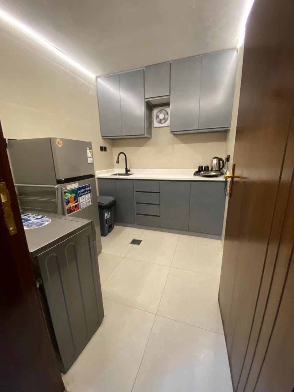 Kitchen or kitchenette, oven, stove