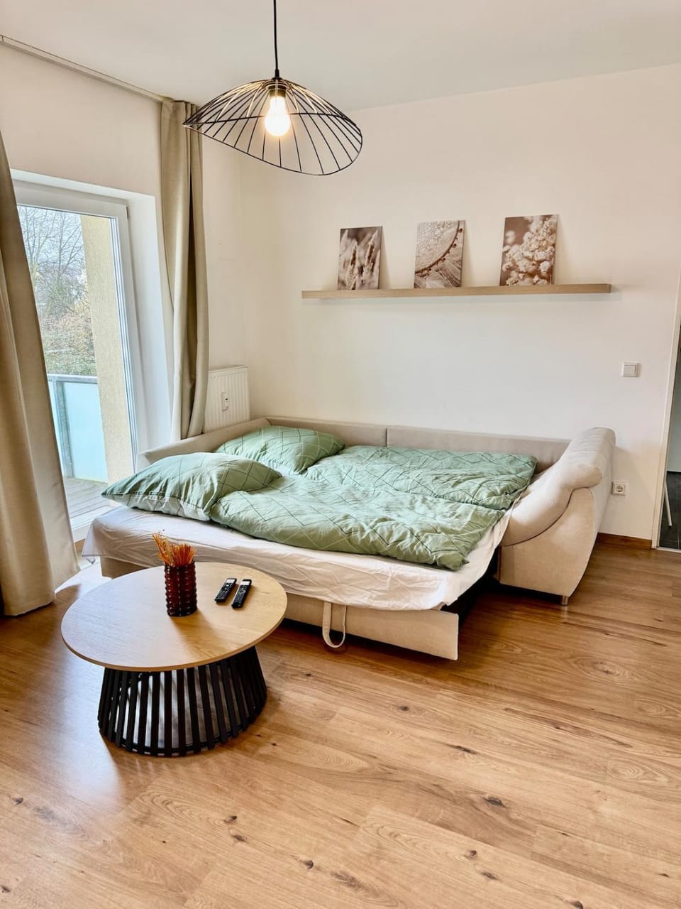 Bed, Living room, Photo of the whole room, Seating area, Bedroom