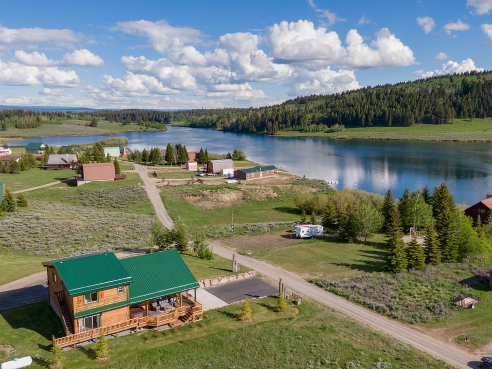 Henrys Hawk House in Henrys Lake