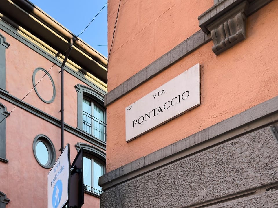 Property building, Neighbourhood