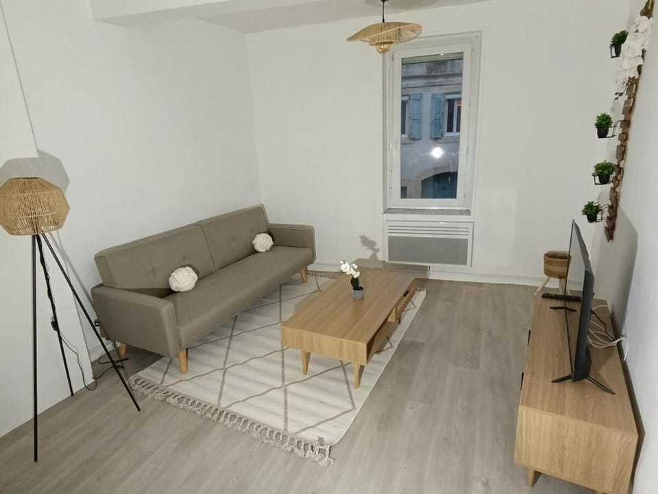 Living room, Seating area, internet, air conditioner
