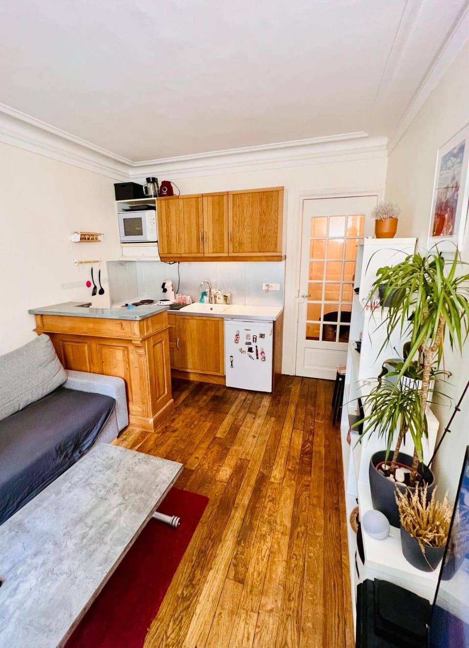 Kitchen or kitchenette, Living room