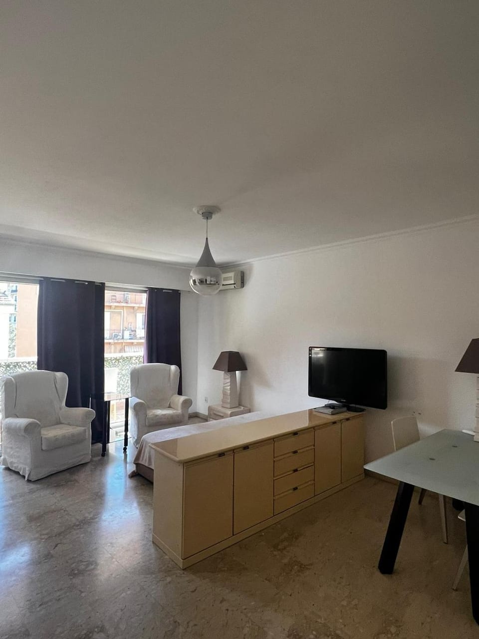 Bed, Living room, Photo of the whole room