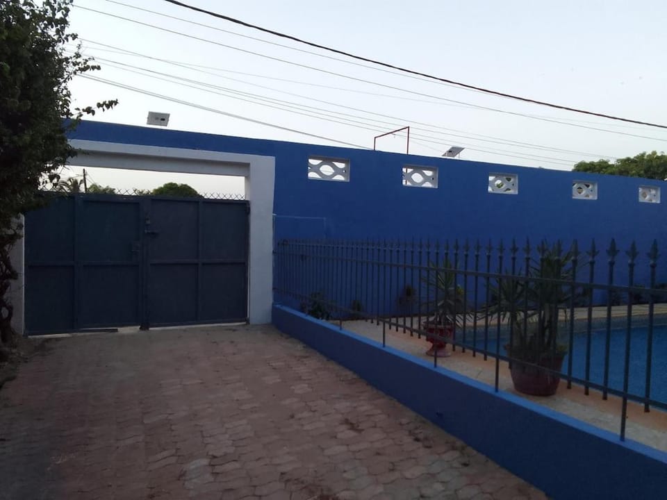 Facade/entrance, Parking