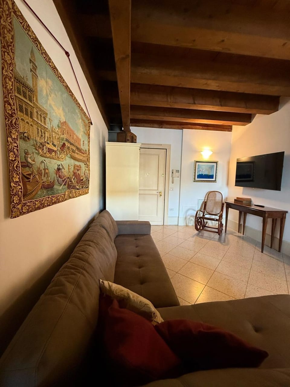 Molino Stucky Chimera - Canal View Apartment in Lido di Venezia