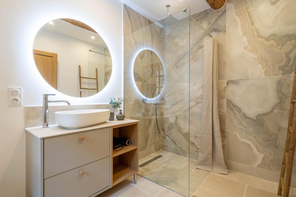 Shower, Bathroom, towels