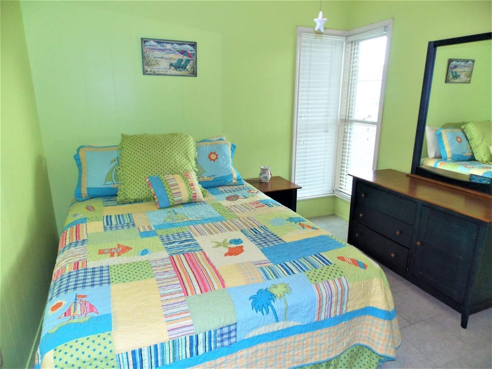 Seaside retreat- Great location fish station House in Port Aransas