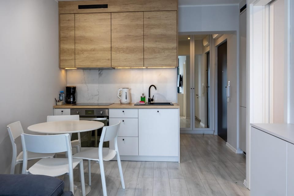 Communal lounge/ TV room, Photo of the whole room, oven