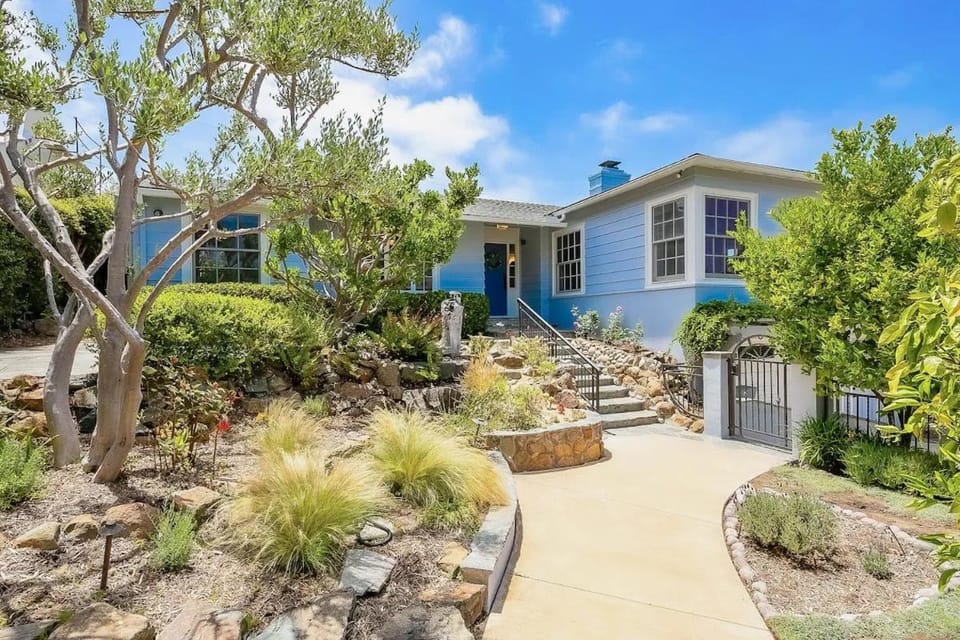 La Jolla Shores Perfection with Hot Tub, Fence Yard, AC & Grill House in La Jolla Shores