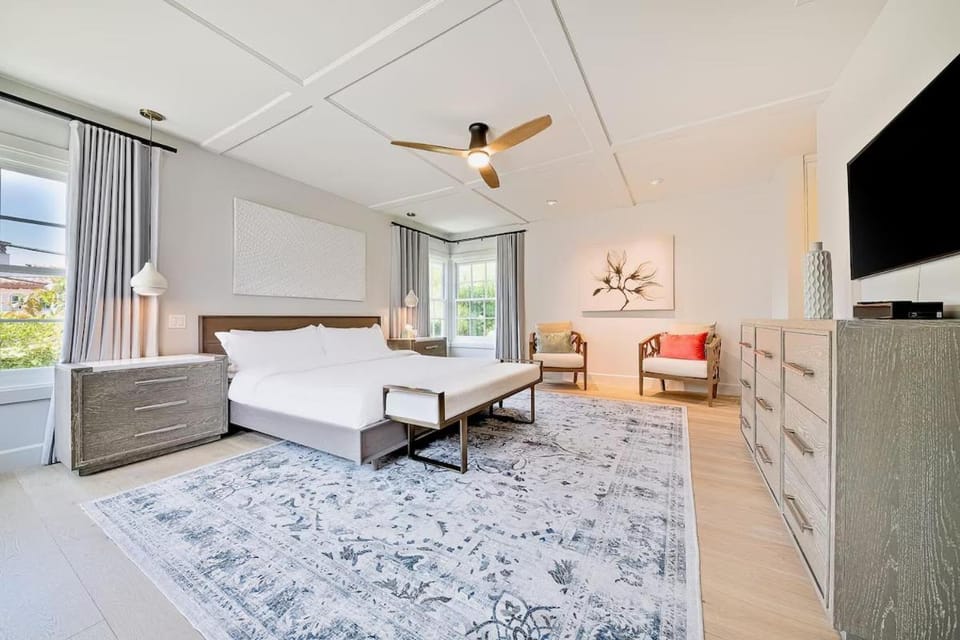 La Jolla Shores Perfection with Hot Tub, Fence Yard, AC & Grill House in La Jolla Shores