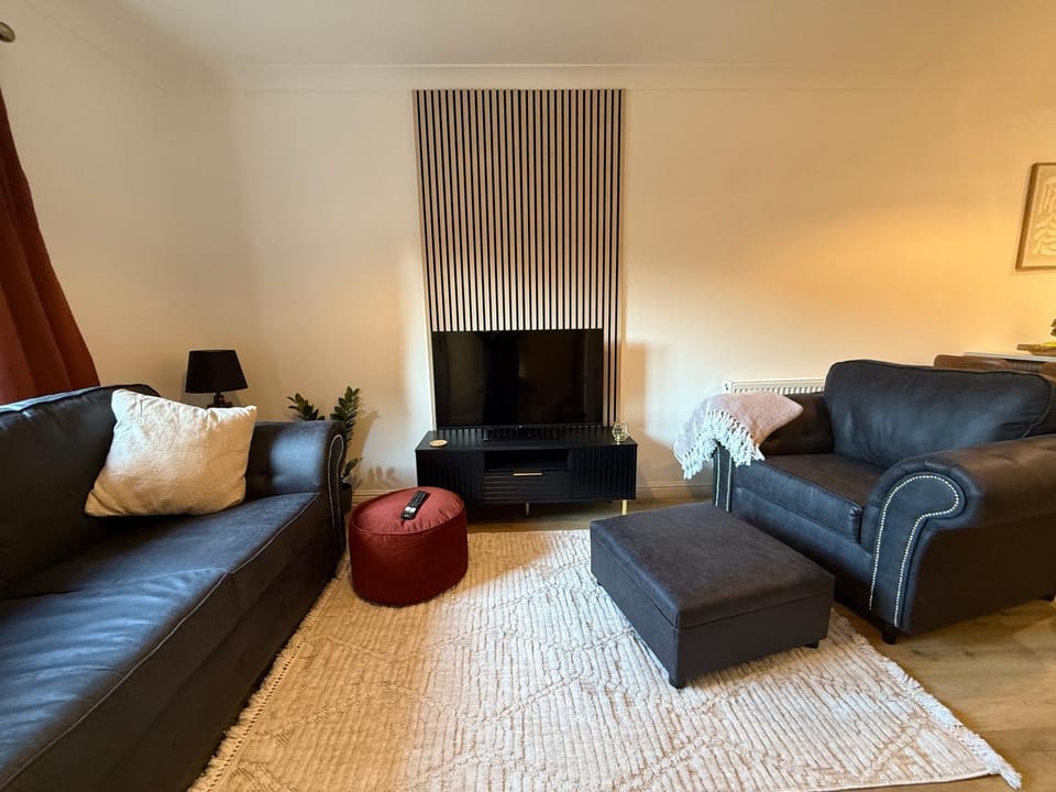 TV and multimedia, Living room, Seating area