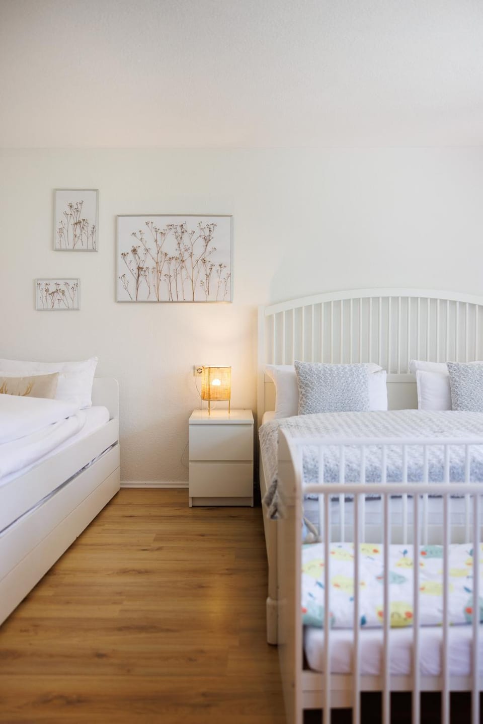 Bedroom, cot