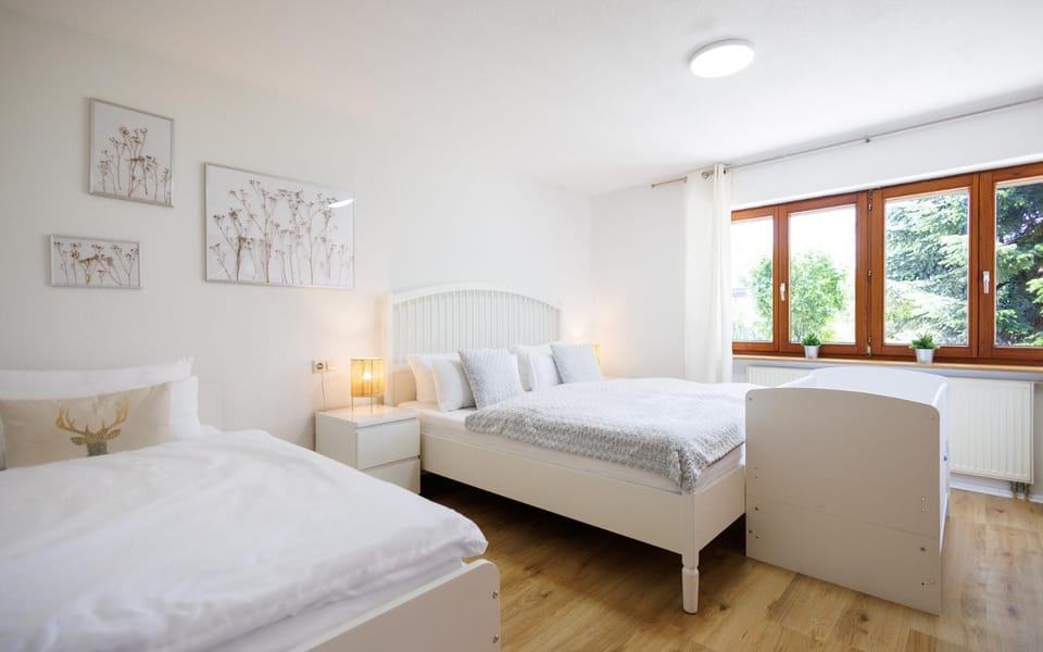 Bedroom, cot