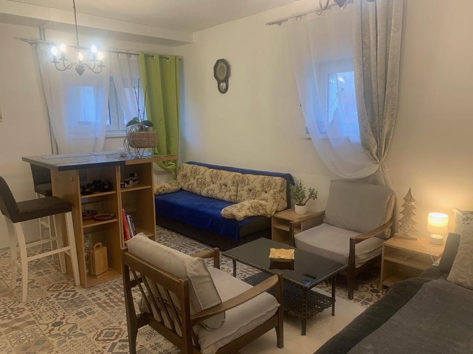 Samostatné FAMILY STUDIO v suteréne s terasou a záhradou Apartment in Slovakia