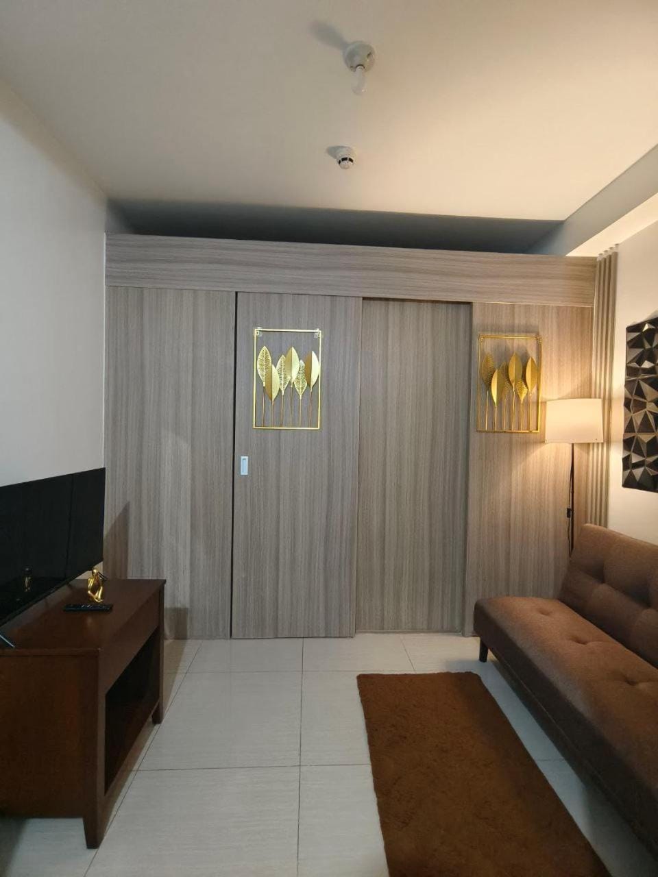 Couple or Barkada Room Apartment hotel in Pasay