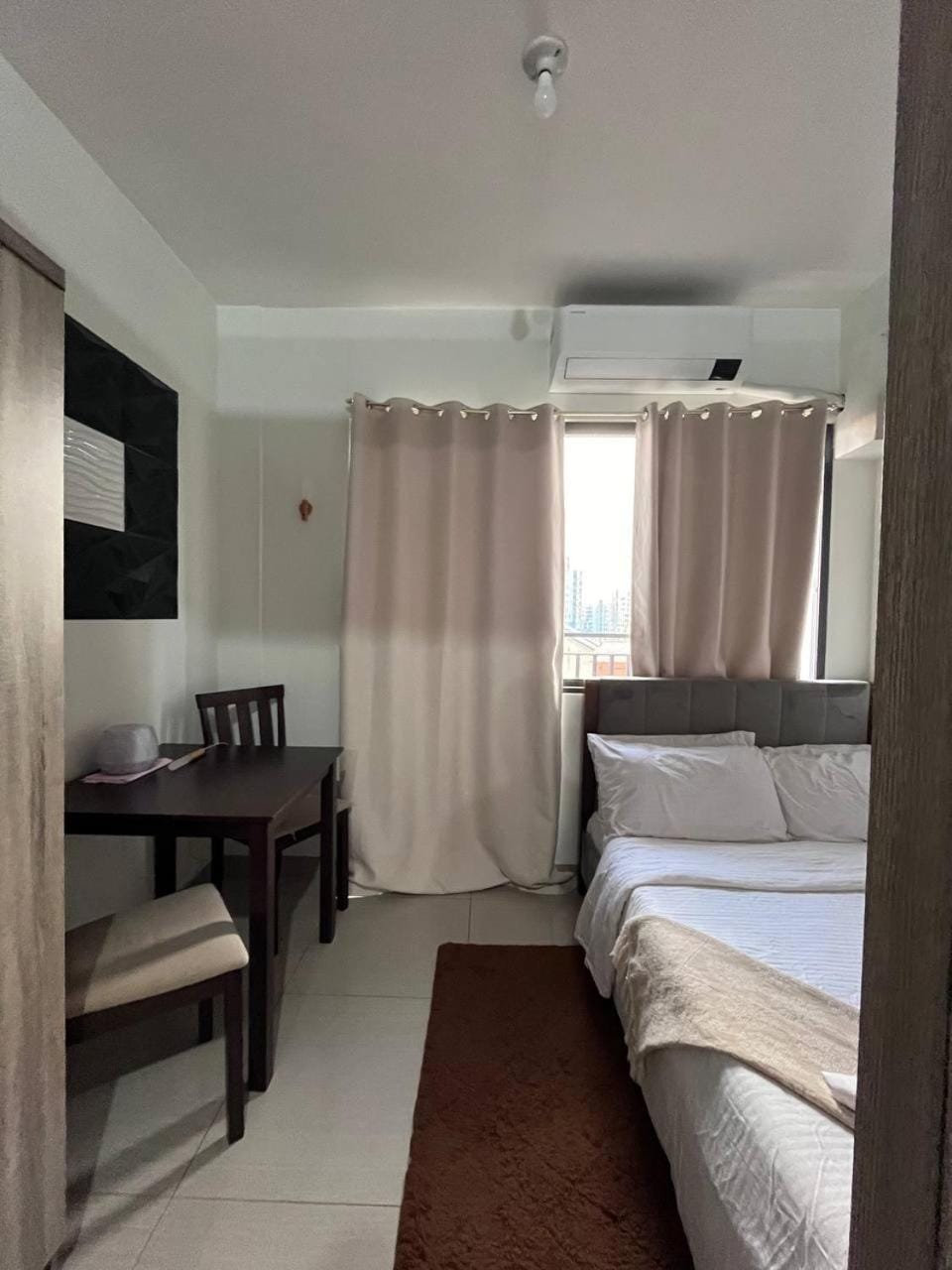 Couple or Barkada Room Apartment hotel in Pasay