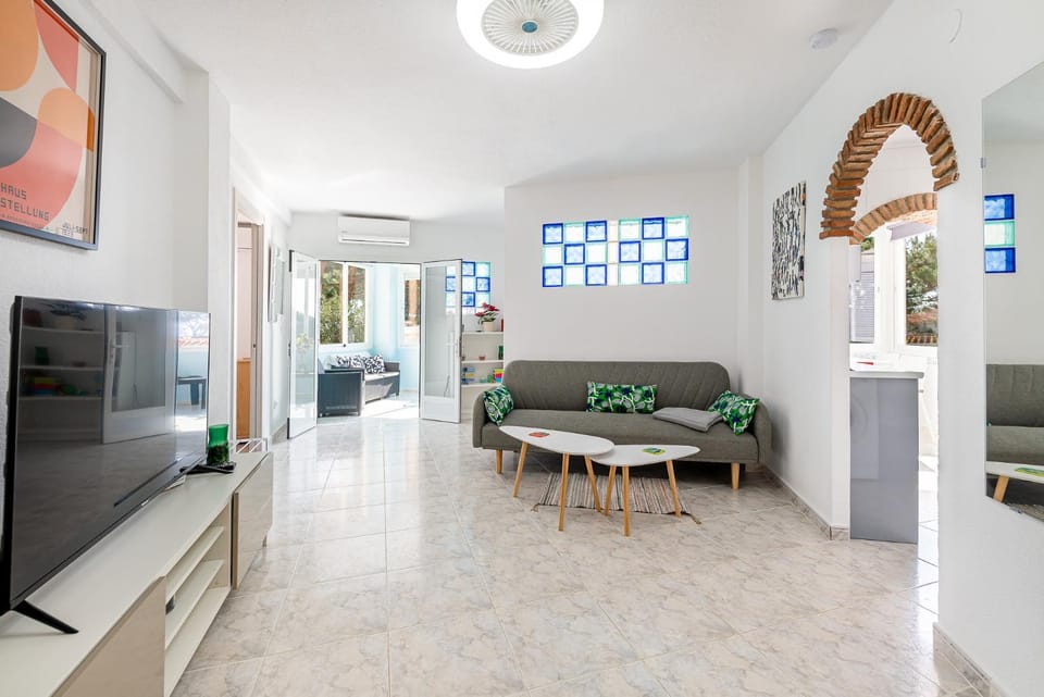 Communal lounge/ TV room, Living room