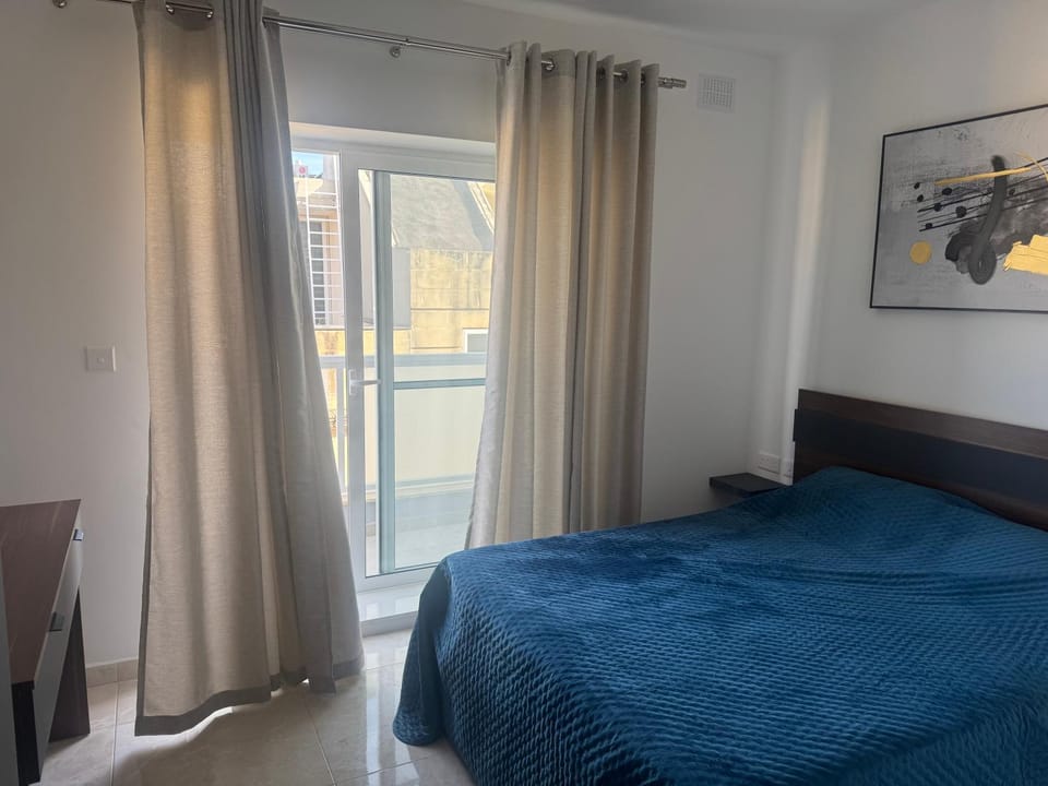 Elegant room with private terrace and bathroom Vacation rental in Sliema