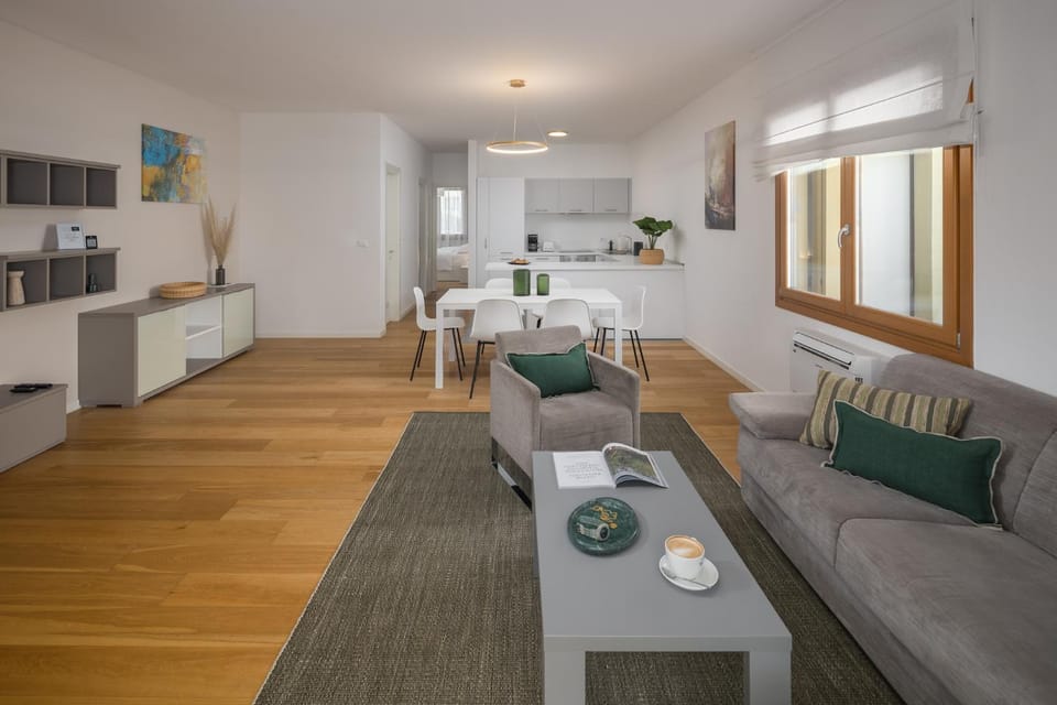 Living room, Decorative detail, Dining area, air conditioner