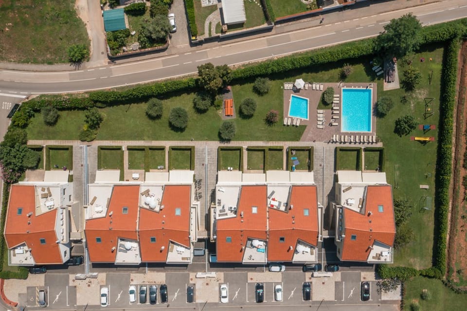 Property building, Swimming pool