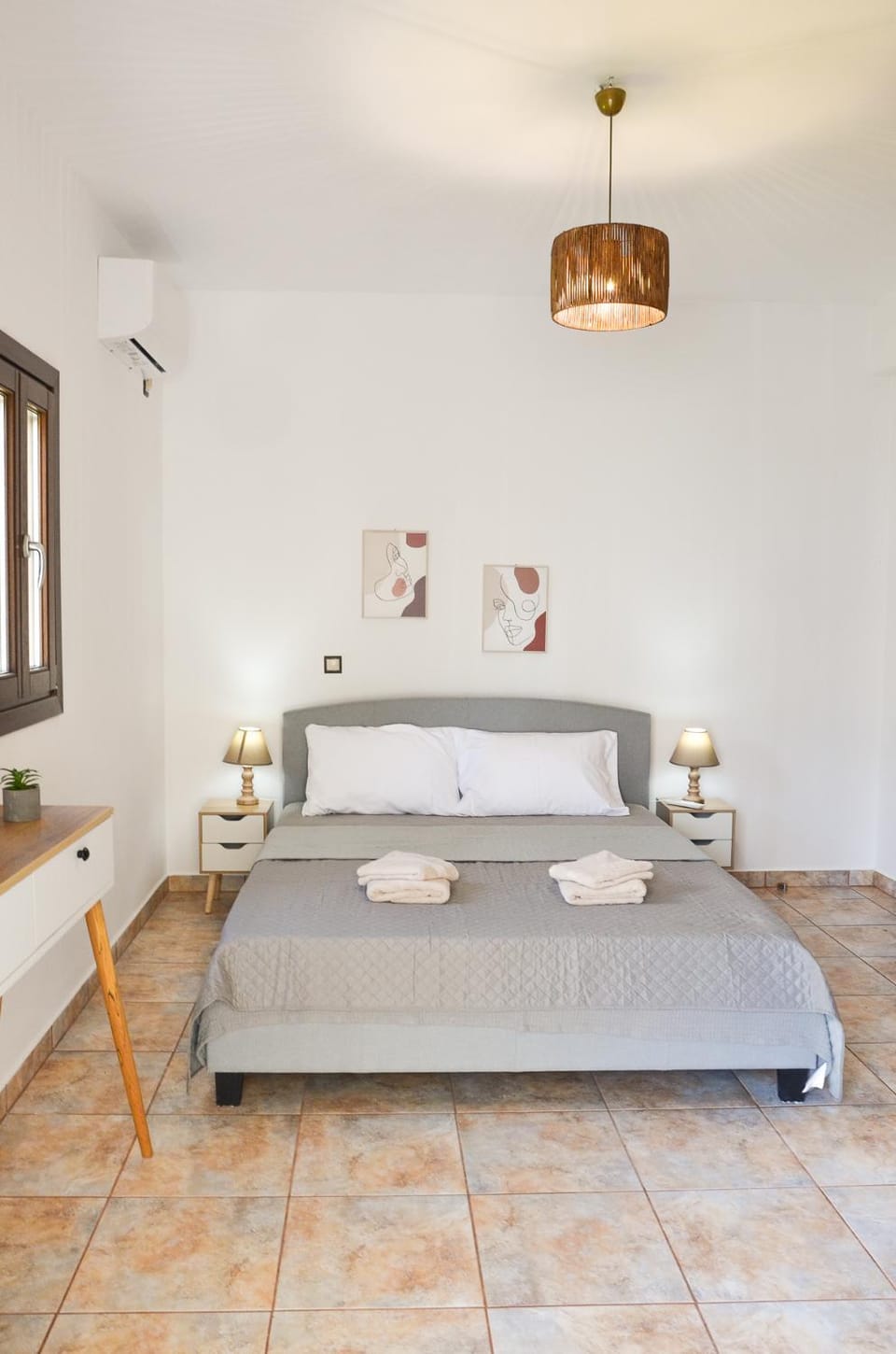 Bed, Photo of the whole room, Bedroom, towels, air conditioner