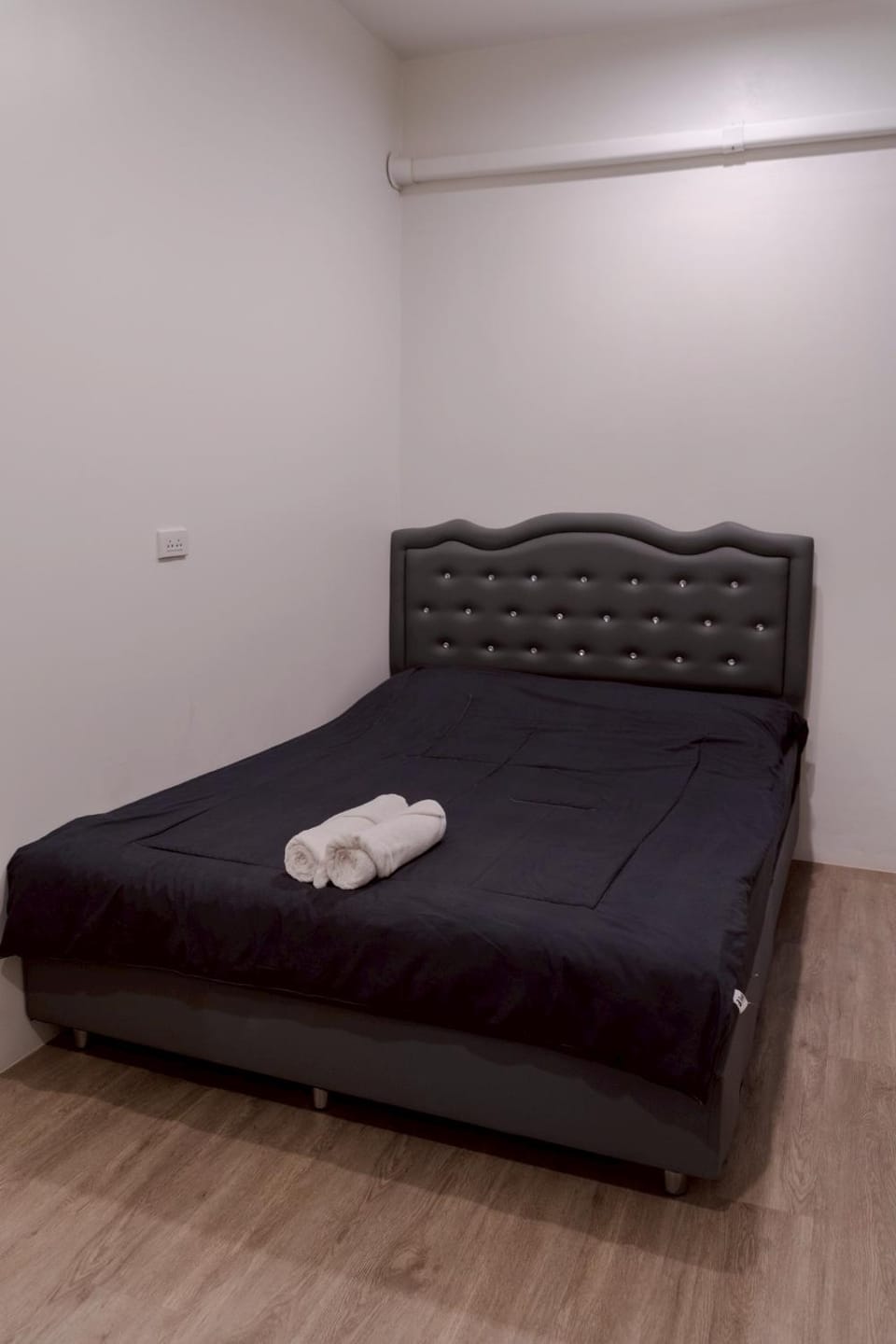 Bed, Living room