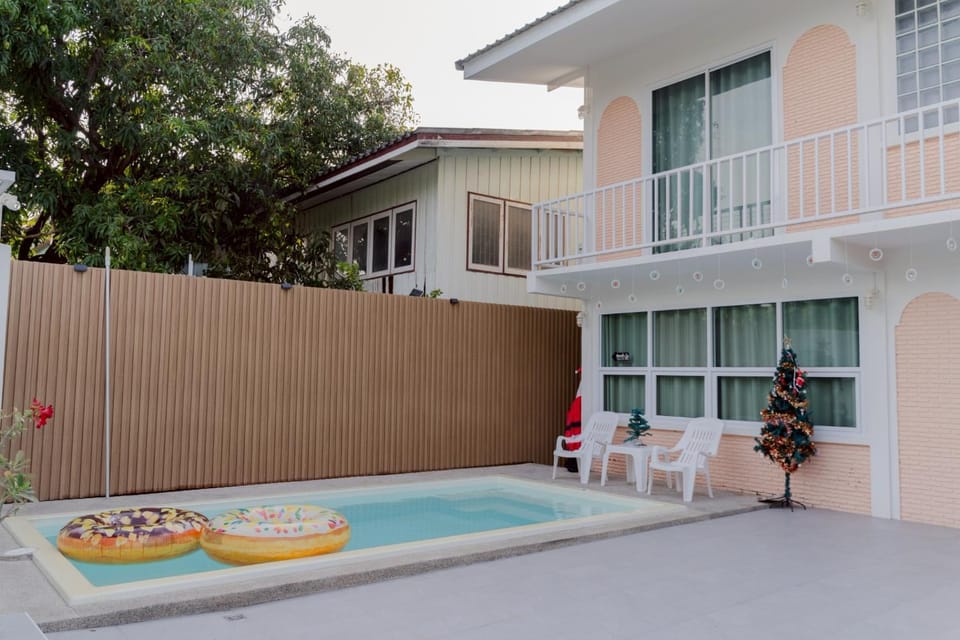 View (from property/room), Pool view, Swimming pool
