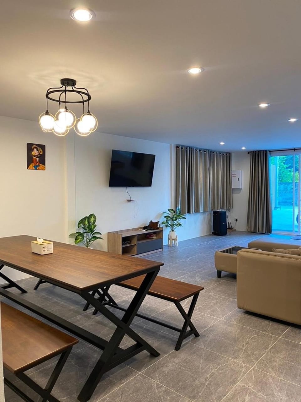 Karaoke, Seating area