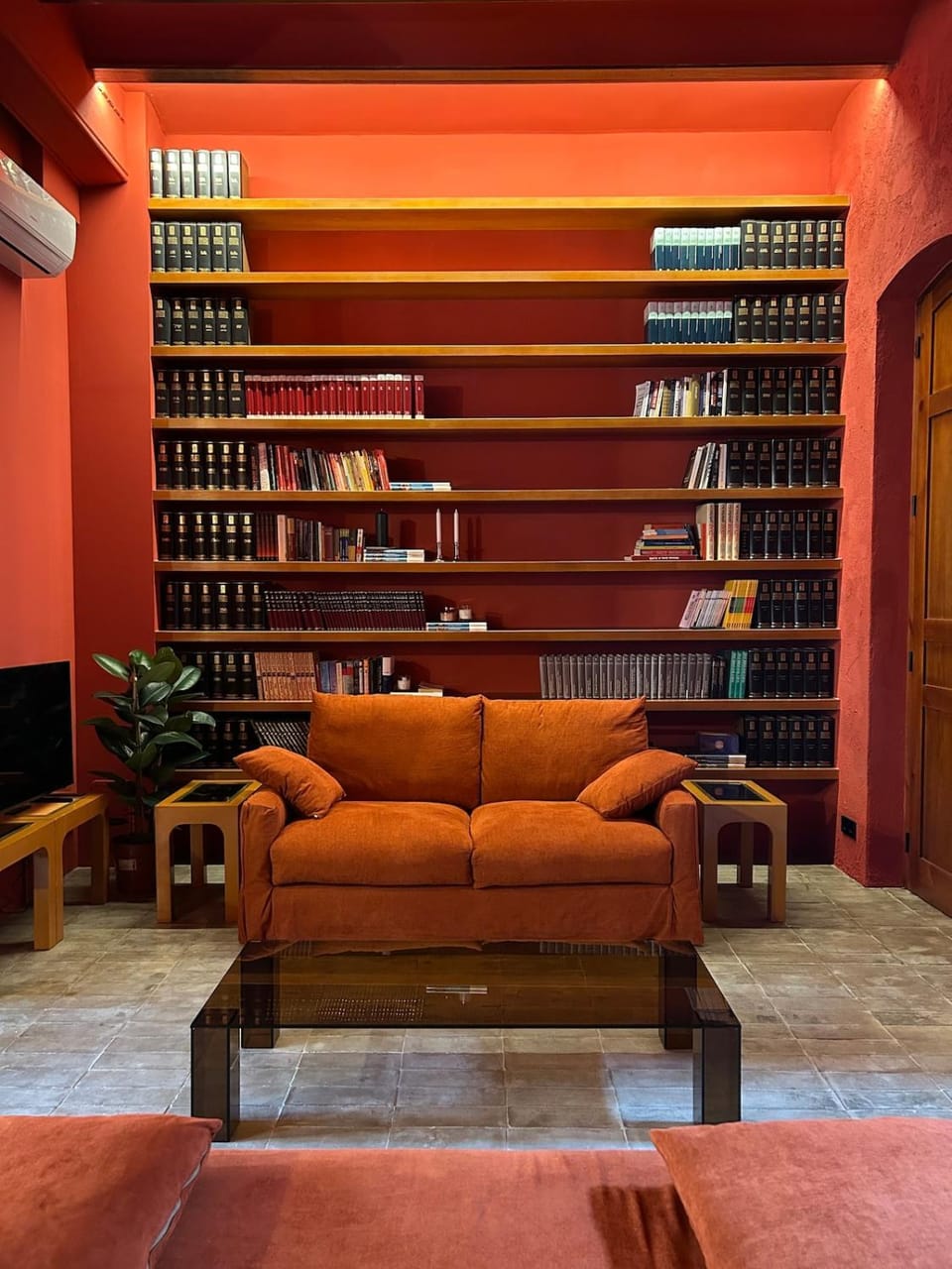 Library, Living room, Seating area