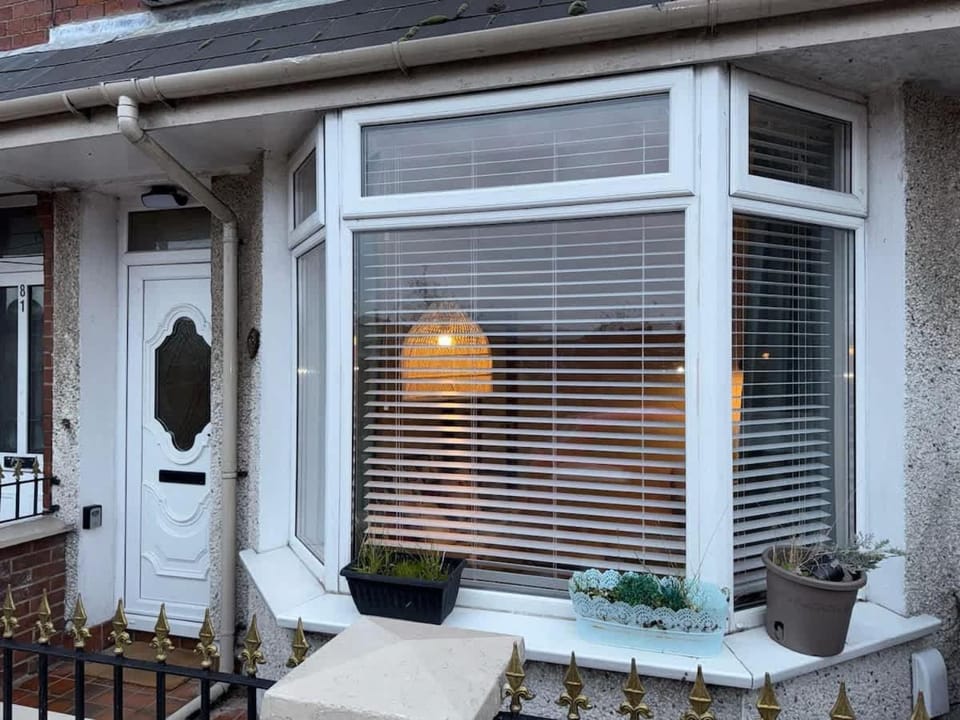 Fleadh Cheoil Central Belfast House Sleeps 8 House in Belfast