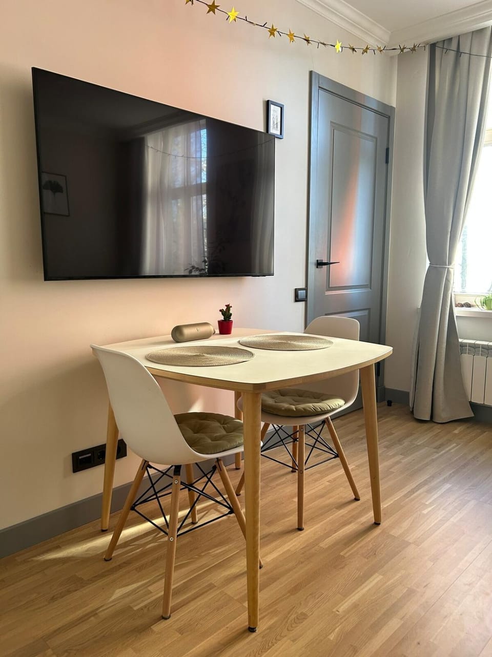 TV and multimedia, Dining area