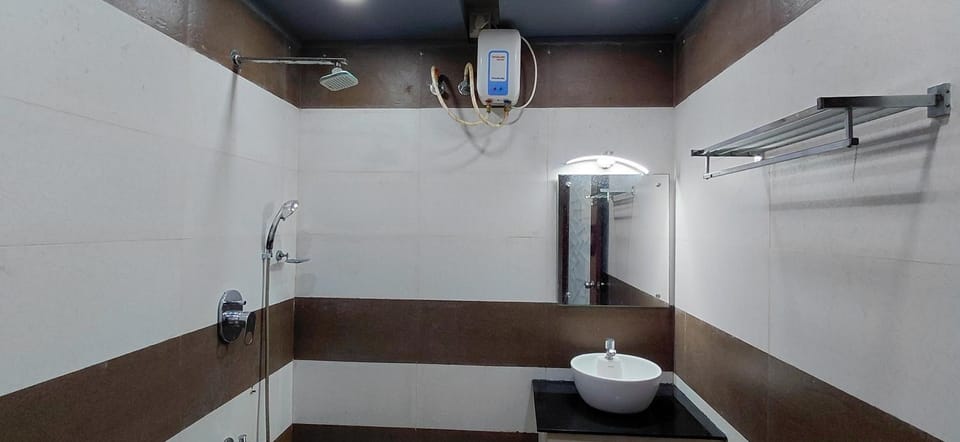 Crown residency Bed and Breakfast in Kerala