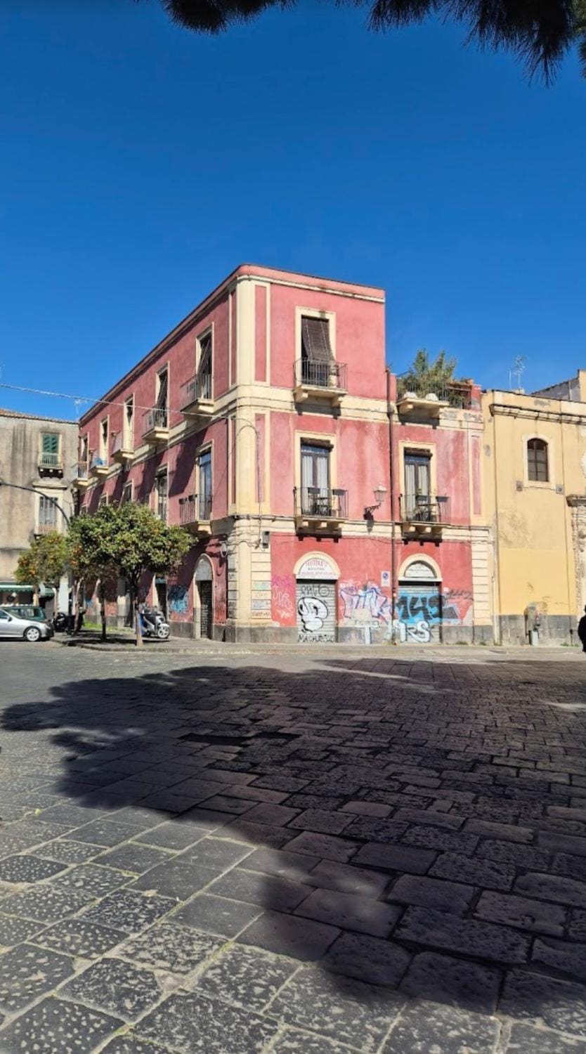 Property building, Street view