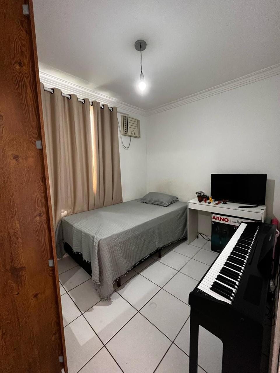 Bed, Bedroom, air conditioner