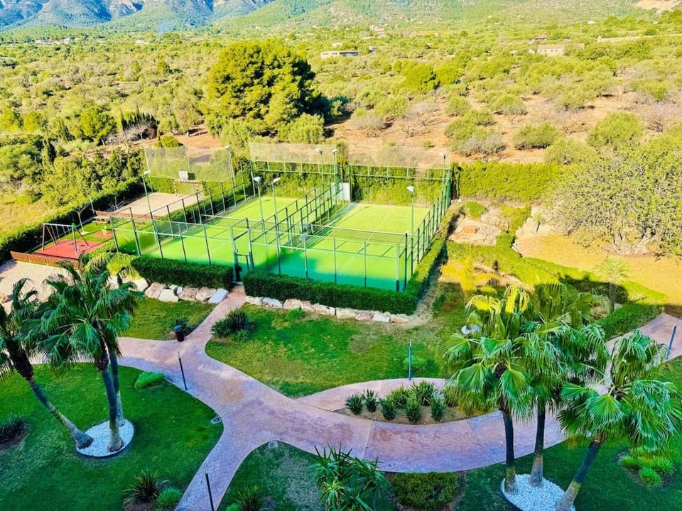 Tennis court