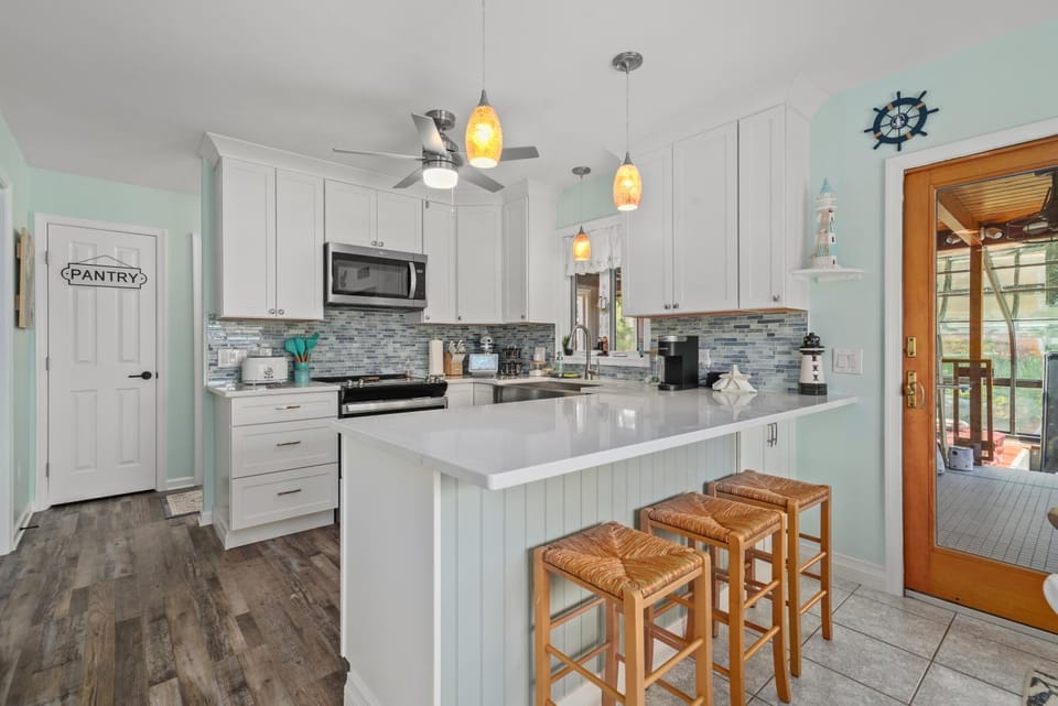 Bayside Bliss - Waterfront home, beautiful views House in Chincoteague Island