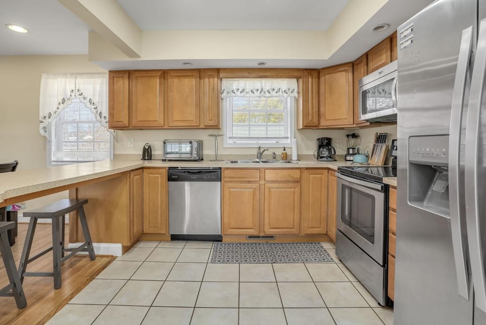 Beach Haven - Modern Home; Close to town! House in Chincoteague Island
