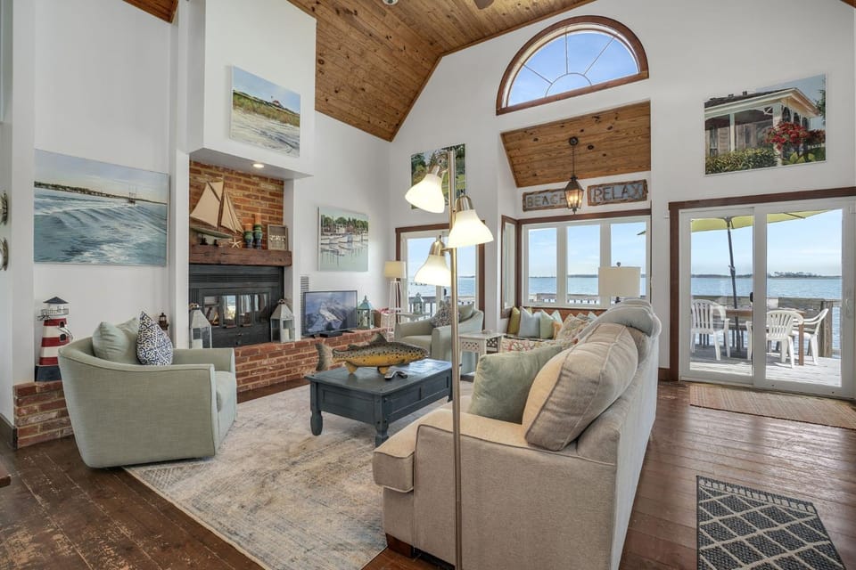Belle of the Bay - Beautiful Custom Waterfront Home! House in Chincoteague Island