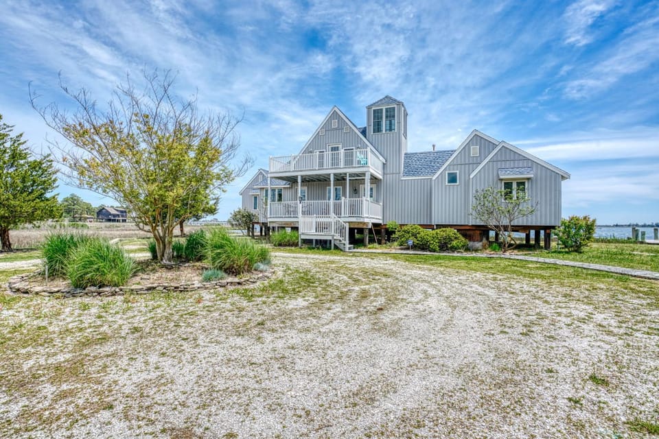Belle of the Bay - Beautiful Custom Waterfront Home! House in Chincoteague Island