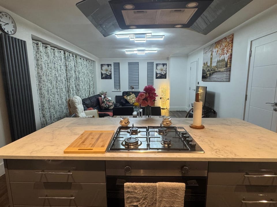 Kitchen or kitchenette, Living room, Dining area